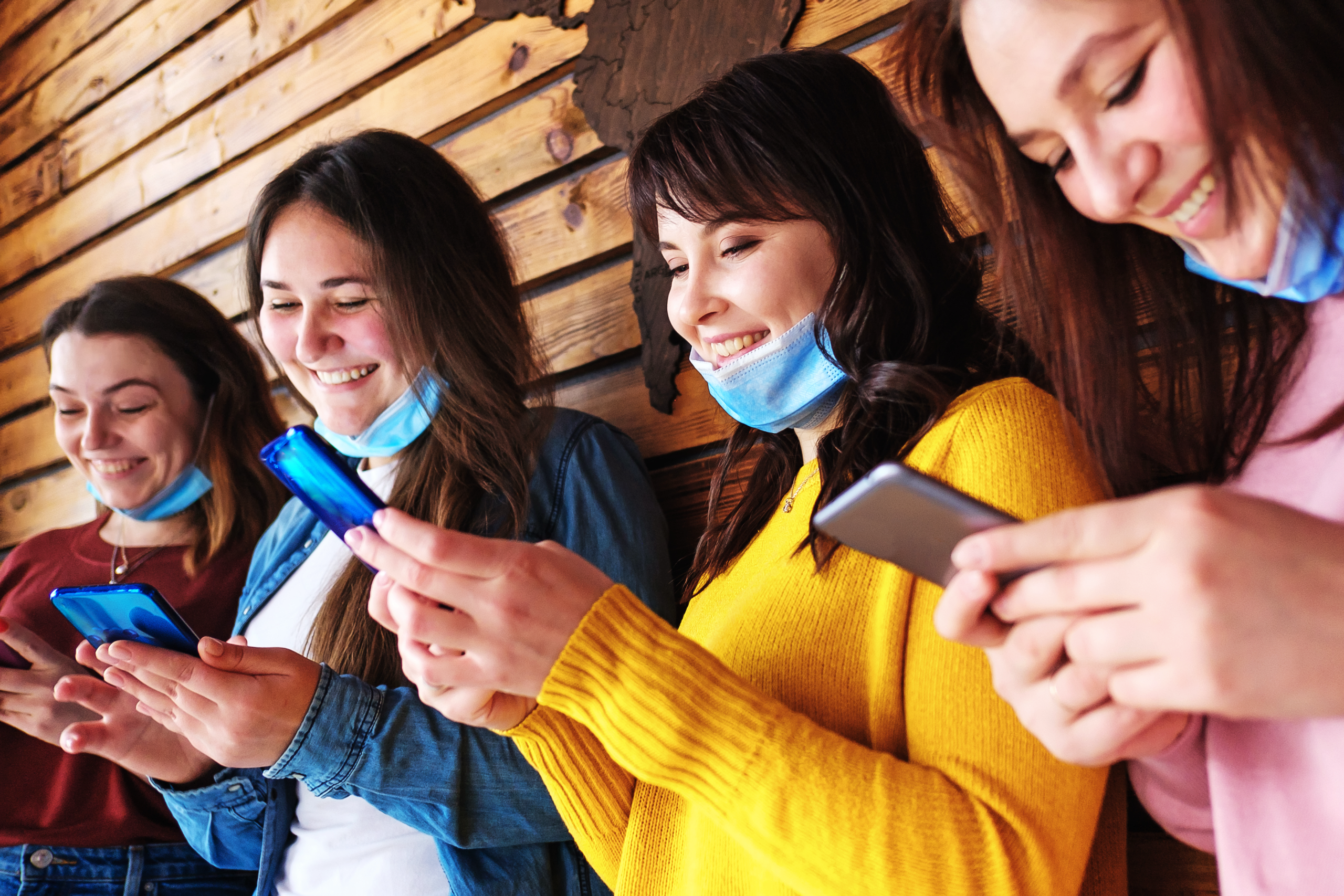 cell phone girls